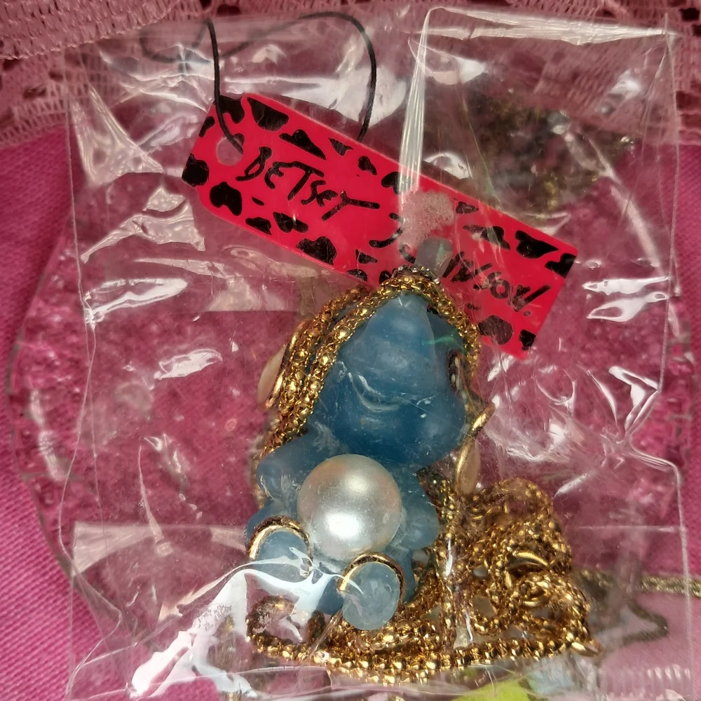 Betsey Johnson Blue Elephant & Pearl Necklace - NWT - Picture 8 of 8